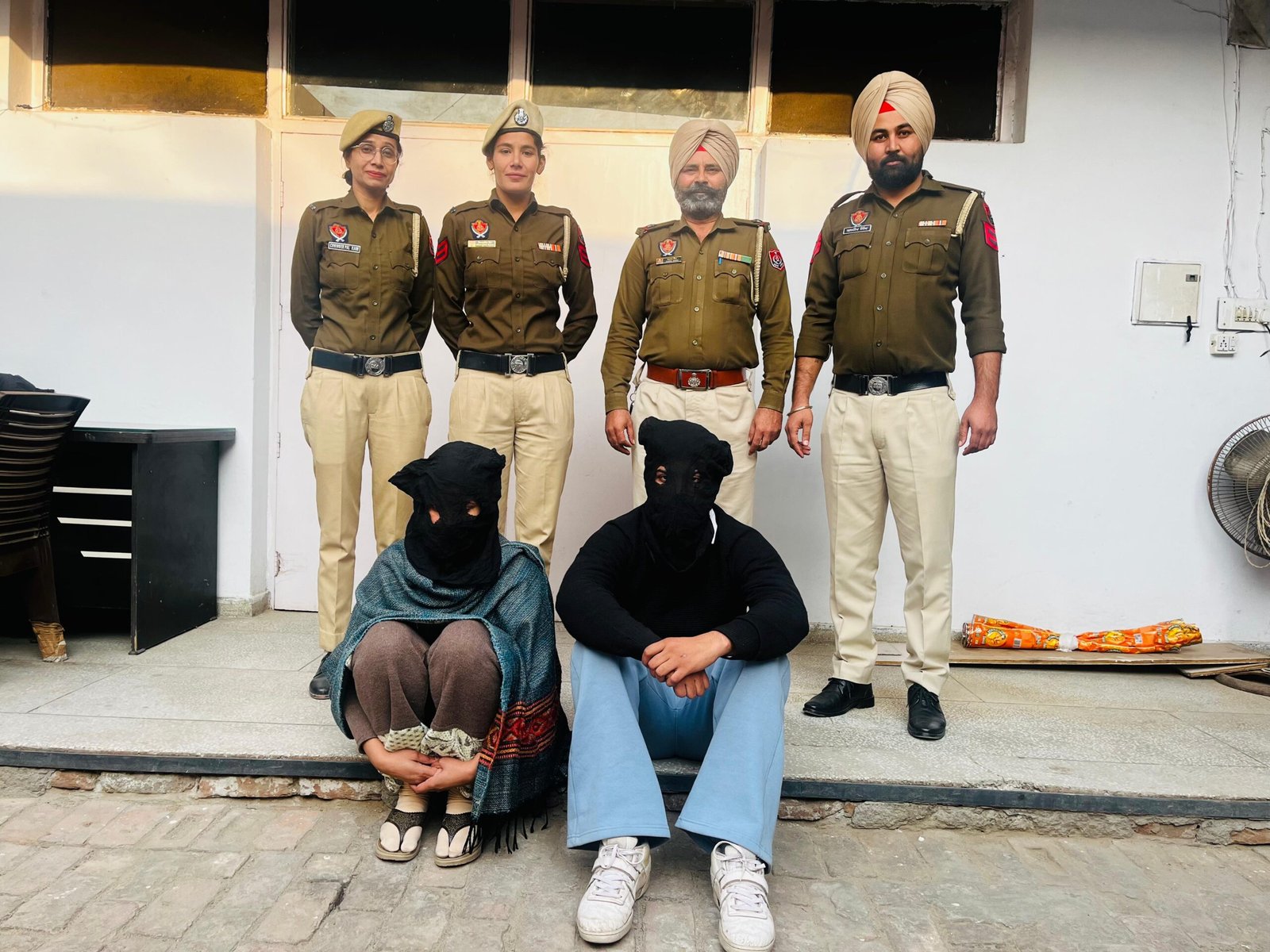 ਫਰੀਦਕੋਟ ਪੁਲਿਸ ਵੱਲੋਂ ਪਿੰਡ ਸੁੱਖਣਵਾਲਾ ਵਿੱਚ ਇੱਕ ਘਿਨੋਣੀ ਸਾਜਿਸ ਤਹਿਤ ਹੋਏ ਕਤਲ ਮਾਮਲੇ ਨੂੰ ਸਫਲਤਾਪੂਰਵਕ ਸੁਲਝਾਇਆ, ਸਾਜਿਸ਼ ਵਿੱਚ ਸ਼ਾਮਿਲ ਪਤਨੀ ਅਤੇ ਉਸਦਾ ਸਾਥੀ ਫਰੀਦਕੋਟ ਪੁਲਿਸ ਦੀ ਗ੍ਰਿਫਤ ਵਿੱਚ